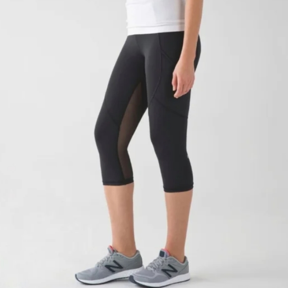 Lululemon | Outrun 17" Cropped Mesh Panel Leggings Black Reflective Size 6 - Picture 3 of 13